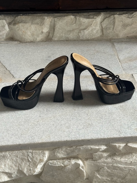 EGO size 7 Black Strappy Platform Slide Heels